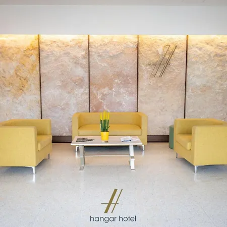 Hangar Otel Teverola