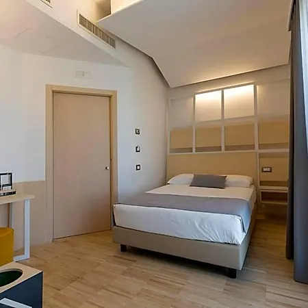 Hotel Hangar 4*